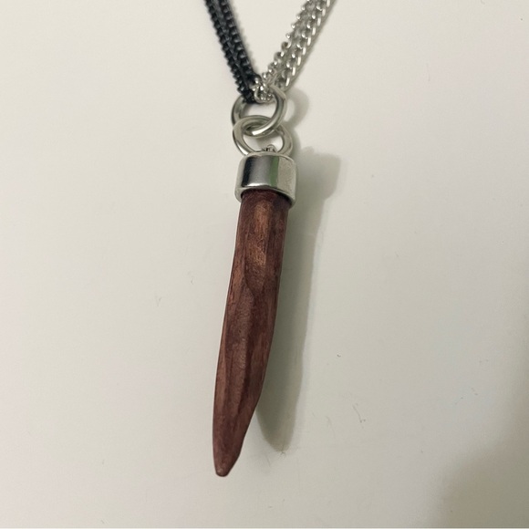 Guess Two Tone Chain Wood Look Horn Necklace - Picture 2 of 16